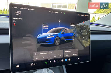 Седан Tesla Model 3 2024 в 