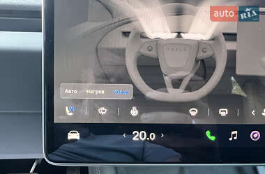 Седан Tesla Model 3 2024 в 