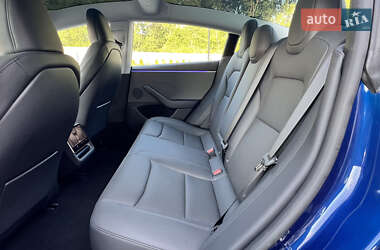 Седан Tesla Model 3 2024 в 