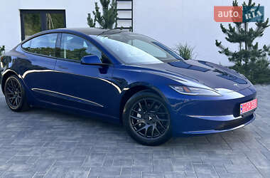 Седан Tesla Model 3 2024 в 
