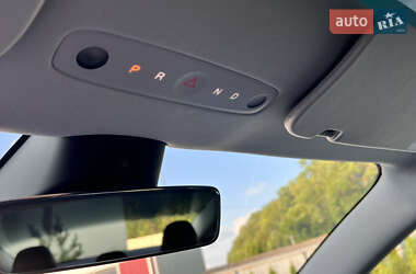 Седан Tesla Model 3 2024 в 