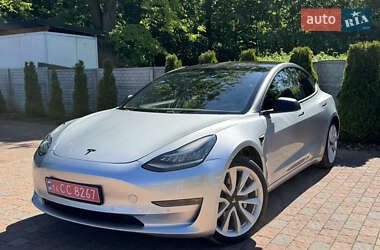 Седан Tesla Model 3 2018 в Львове