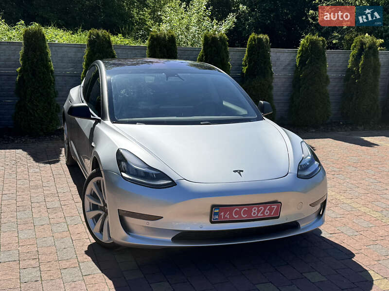 Седан Tesla Model 3 2018 в Львові