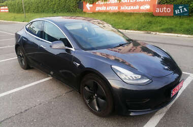 Седан Tesla Model 3 2018 в Львові