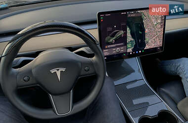 Седан Tesla Model 3 2019 в 