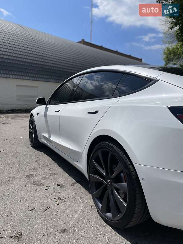 Седан Tesla Model 3 2019 в Сквире