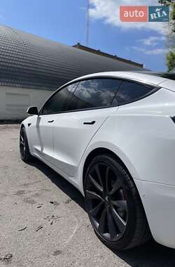 Седан Tesla Model 3 2019 в 