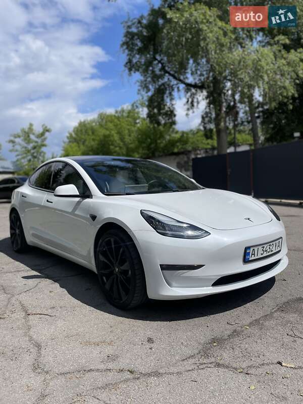 Седан Tesla Model 3 2019 в 