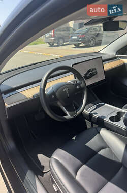 Седан Tesla Model 3 2022 в 