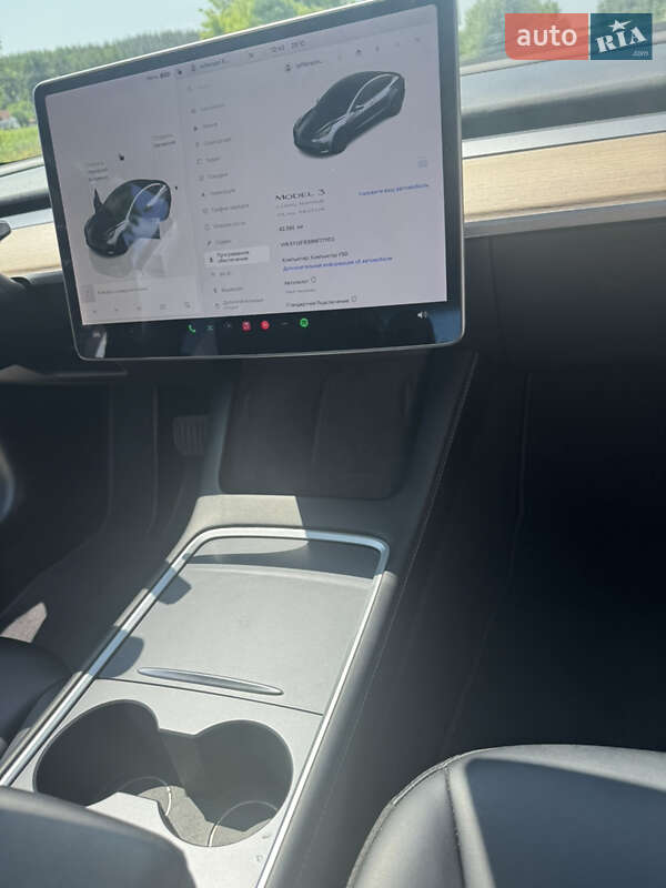 Седан Tesla Model 3 2022 в Киеве