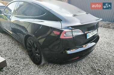 Седан Tesla Model 3 2022 в 