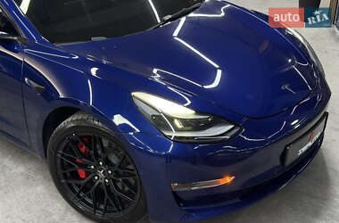 Седан Tesla Model 3 2022 в 