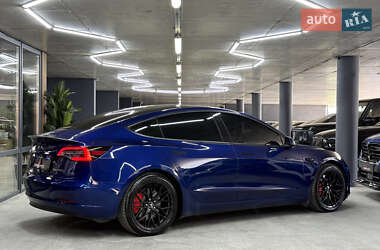 Седан Tesla Model 3 2022 в 