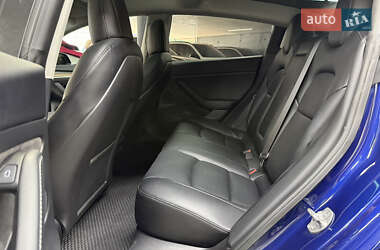 Седан Tesla Model 3 2022 в 