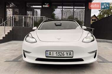 Седан Tesla Model 3 2022 в 