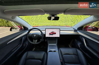 Седан Tesla Model 3 2022 в 