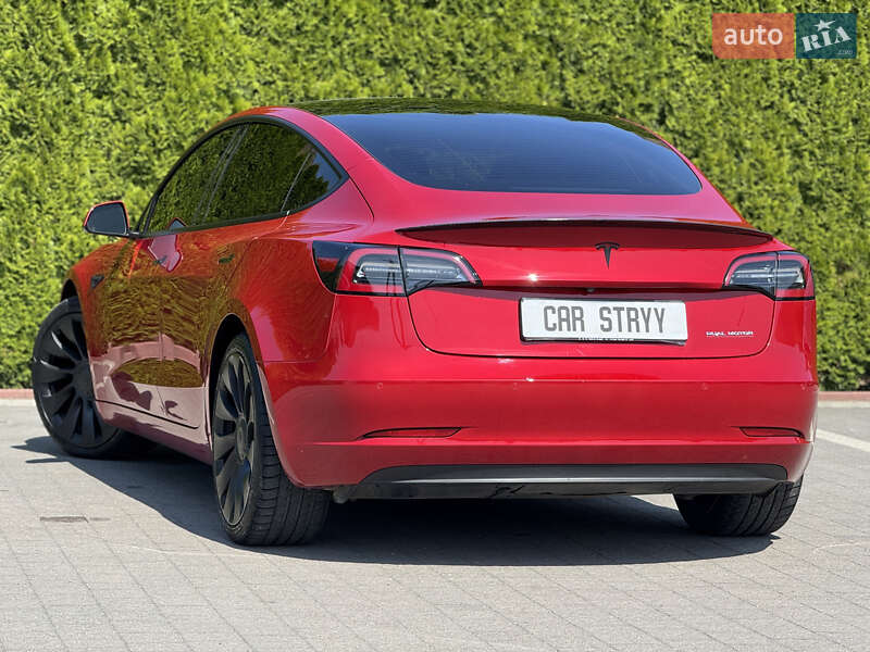 Седан Tesla Model 3 2022 в Стрые