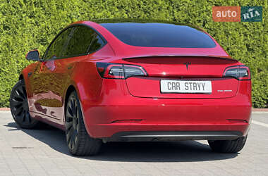 Седан Tesla Model 3 2022 в 