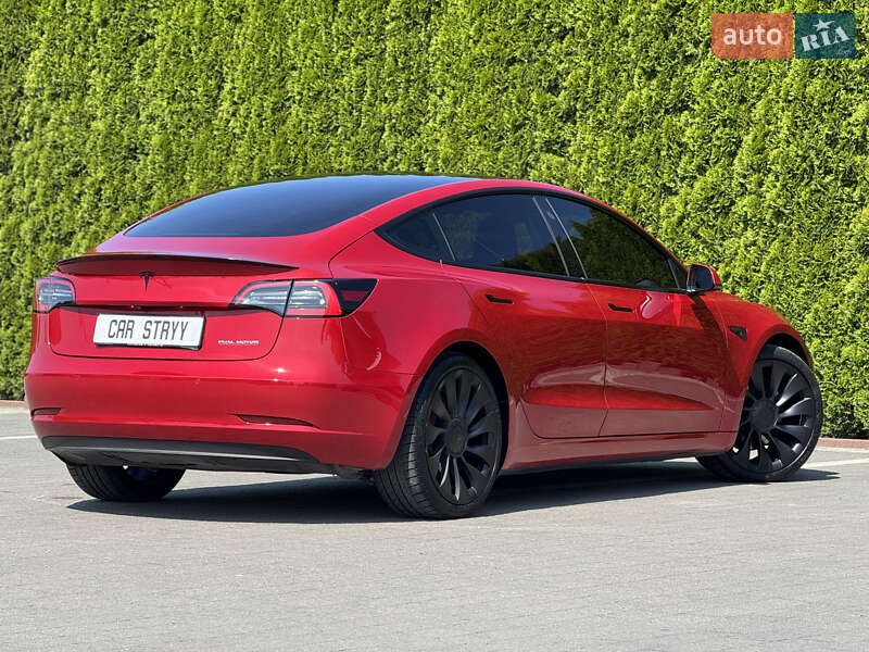 Седан Tesla Model 3 2022 в Стрые