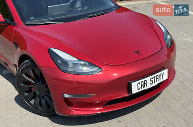 Седан Tesla Model 3 2022 в 