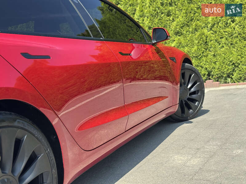 Седан Tesla Model 3 2022 в Стрые