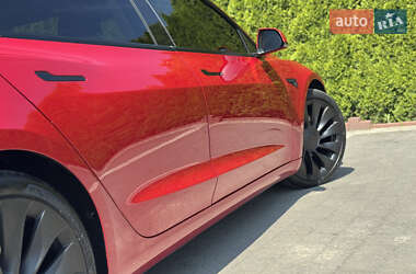 Седан Tesla Model 3 2022 в 