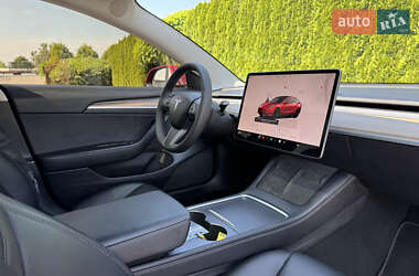 Седан Tesla Model 3 2022 в 