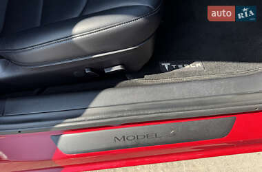 Седан Tesla Model 3 2022 в 