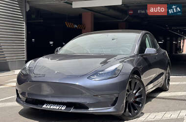 Седан Tesla Model 3 2023 в 