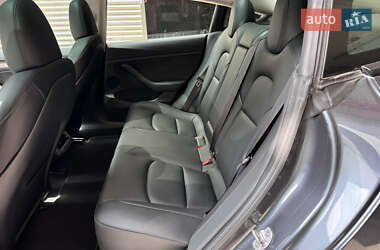 Седан Tesla Model 3 2023 в 