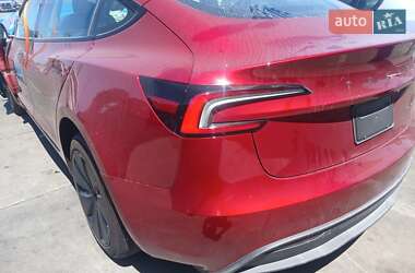 Седан Tesla Model 3 2024 в 