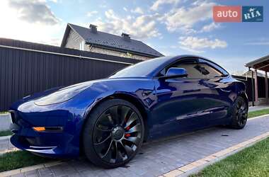 Седан Tesla Model 3 2023 в Виннице