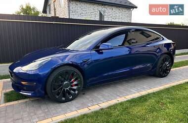 Седан Tesla Model 3 2023 в 