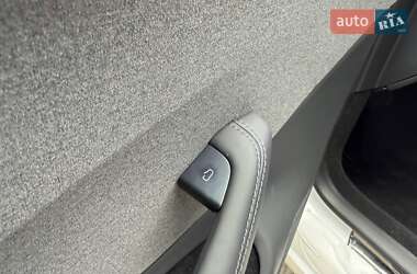 Седан Tesla Model 3 2024 в 