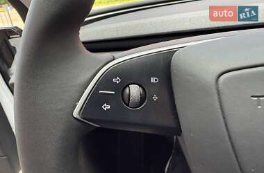 Седан Tesla Model 3 2024 в 