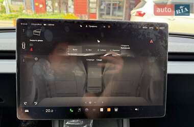 Седан Tesla Model 3 2024 в 