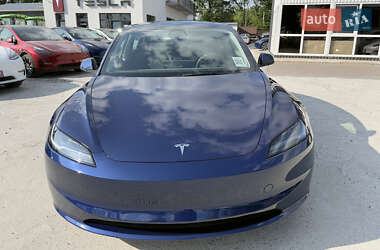 Седан Tesla Model 3 2024 в 