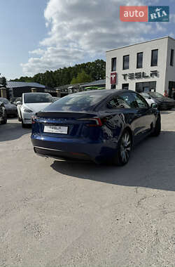 Седан Tesla Model 3 2024 в 