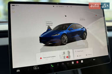 Седан Tesla Model 3 2024 в 