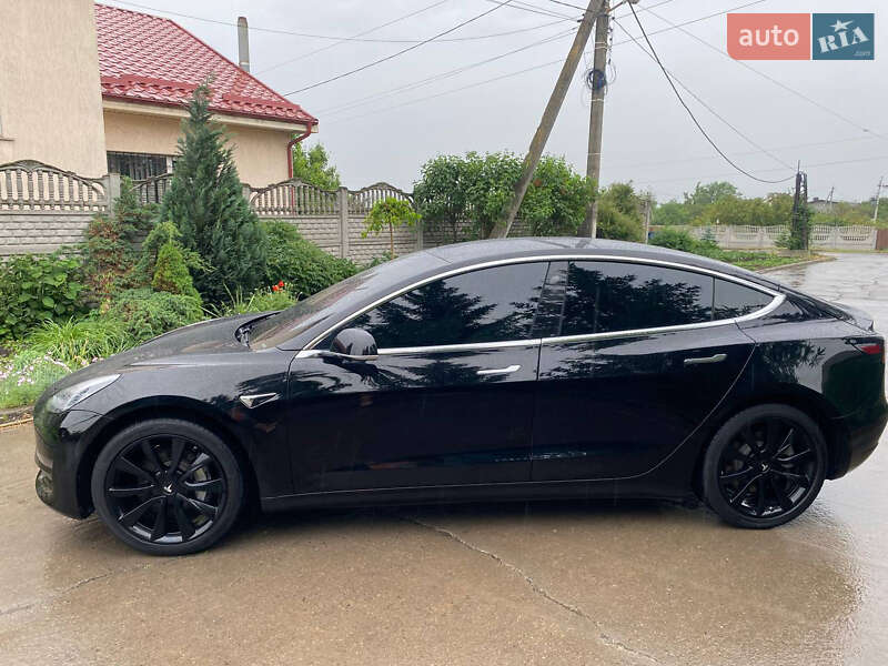 Седан Tesla Model 3 2019 в Кривом Роге