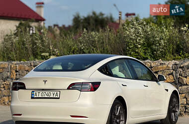 Седан Tesla Model 3 2021 в 