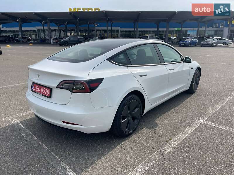 Седан Tesla Model 3 2023 в Киеве