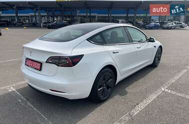 Седан Tesla Model 3 2023 в 