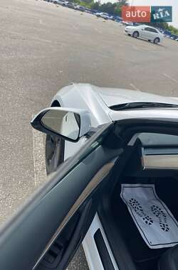 Седан Tesla Model 3 2023 в 