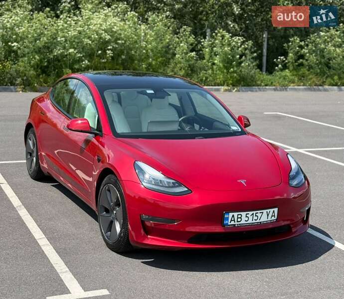 Седан Tesla Model 3 2020 в 