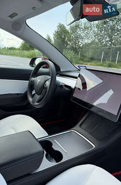 Седан Tesla Model 3 2020 в 