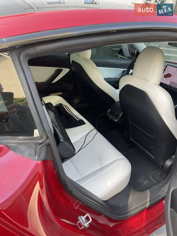 Седан Tesla Model 3 2018 в Киеве