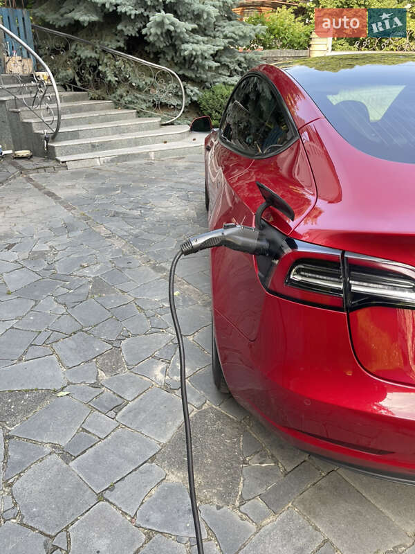 Седан Tesla Model 3 2018 в Киеве
