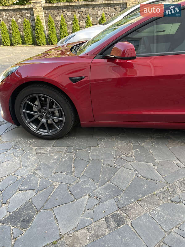 Седан Tesla Model 3 2018 в Киеве