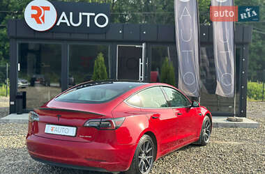 Седан Tesla Model 3 2020 в 